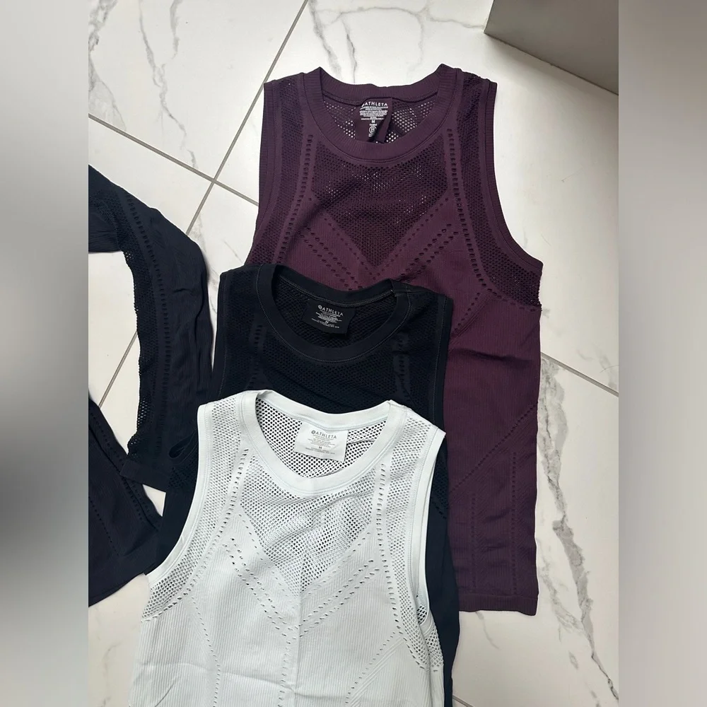 ATHLETA package (will not seperate)
Size Medium - Picture 2 of 6